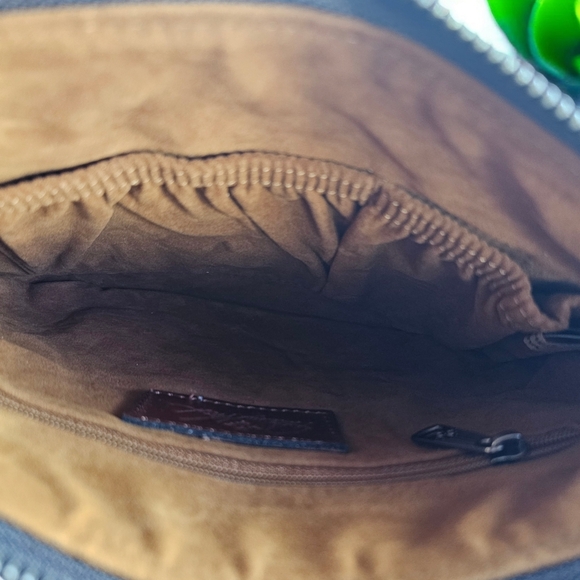 Patricia Nash wristlet/clutch - Picture 5 of 6